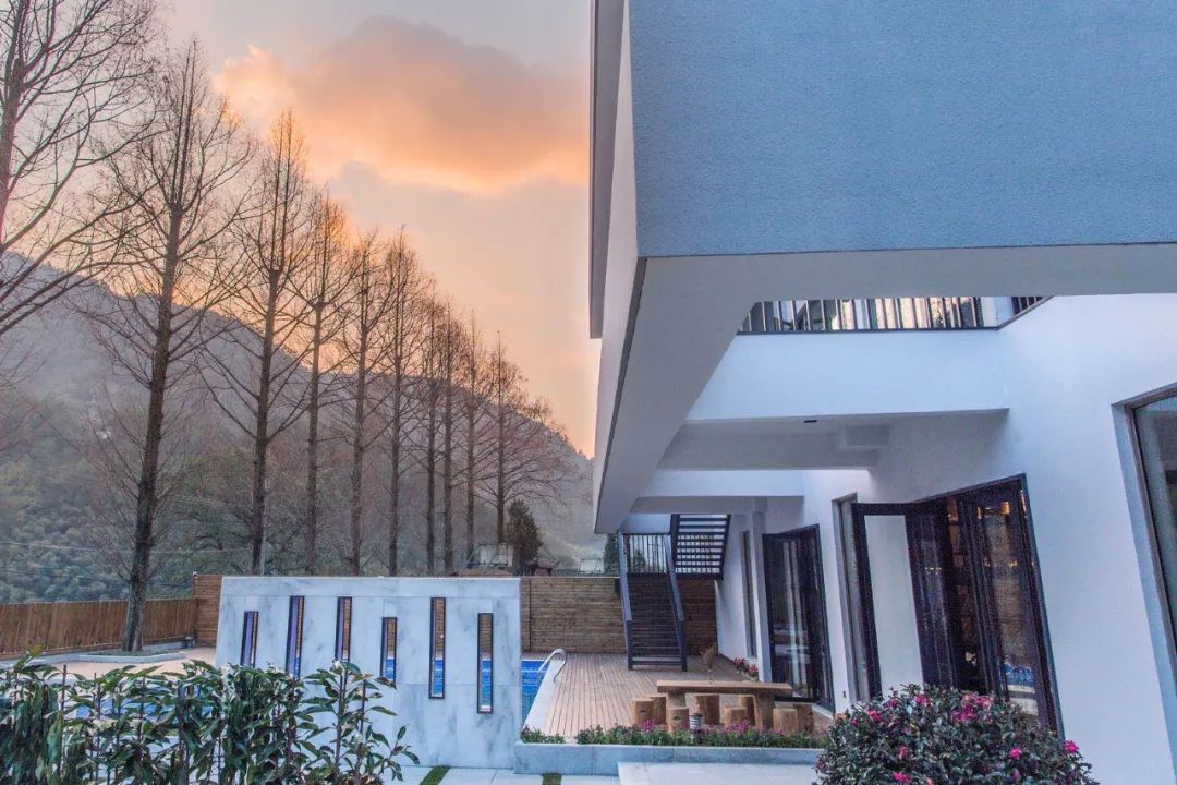 包吃包住包培训更包“向往的生活”！年底还有补助！桐庐有份工作在等你