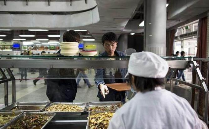 富士康做保安的真实感受,富士康的保安一个月能拿多少钱