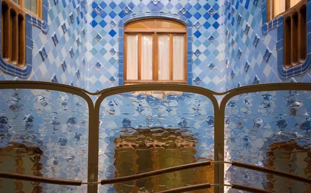 巴塞罗那72小时:住进高迪的幻梦世界