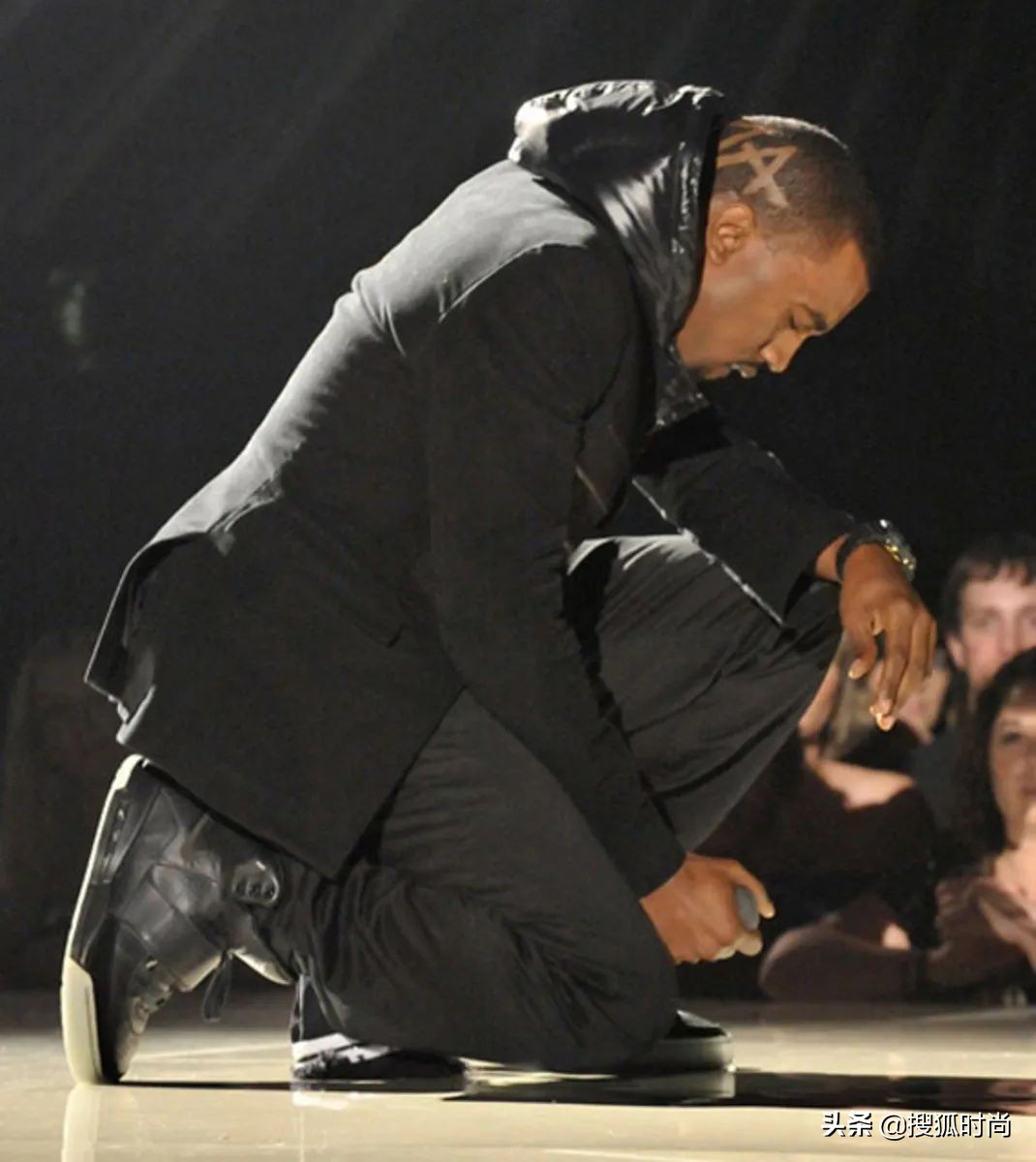 一双鞋就能买一套房子,侃爷鞋子yeezy