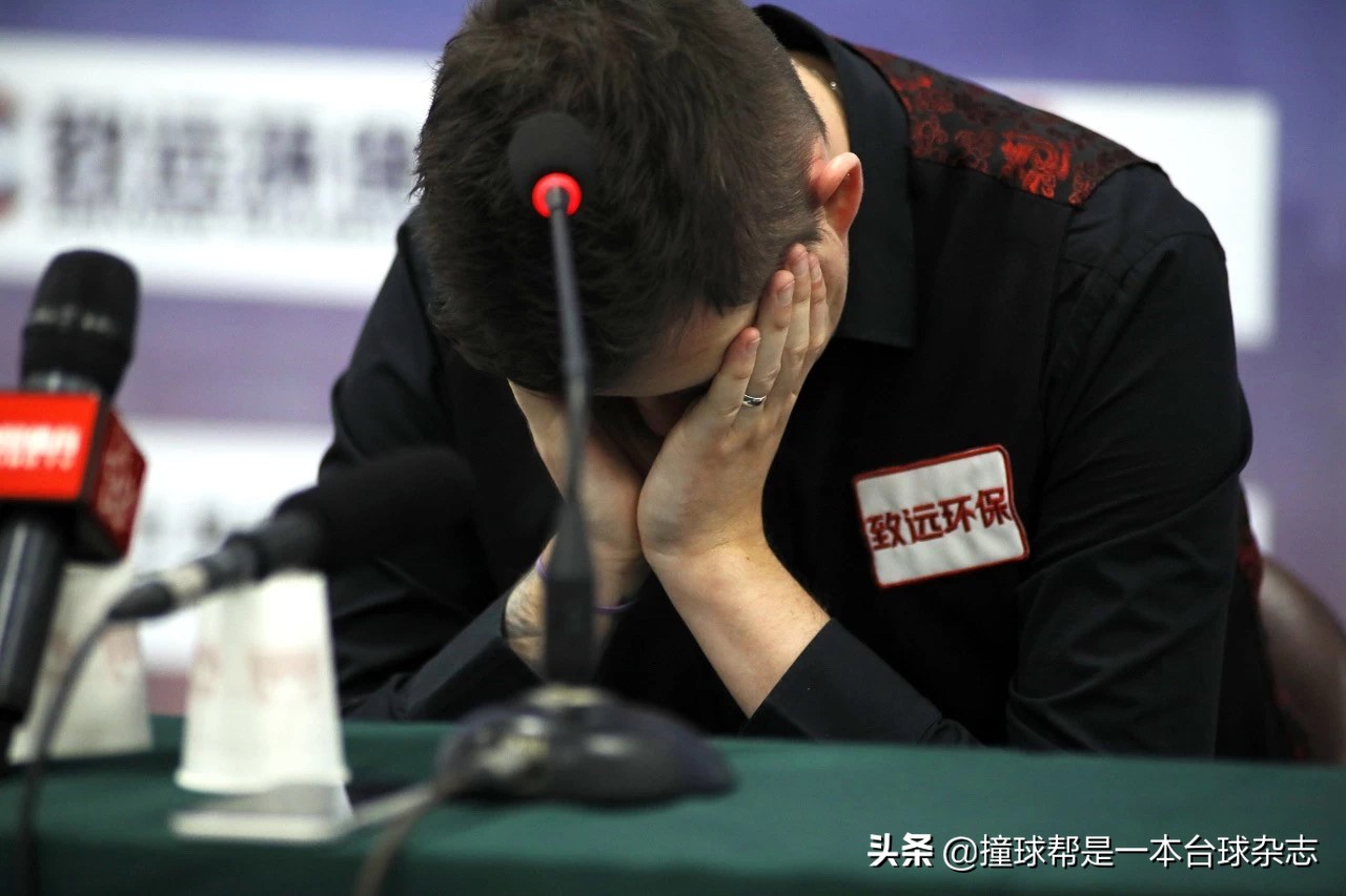 「人艰照拆」记录*诺斯**克球员凯伦·威尔逊过去一年的“人在囧途”