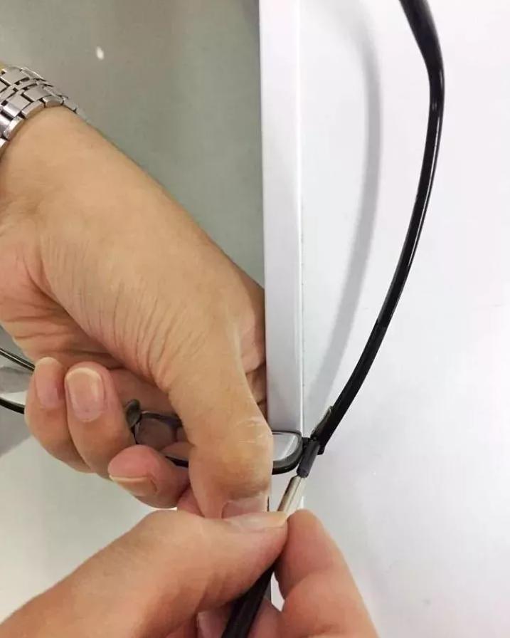 镜架调整的标准步骤视频,镜架调整的正确方法