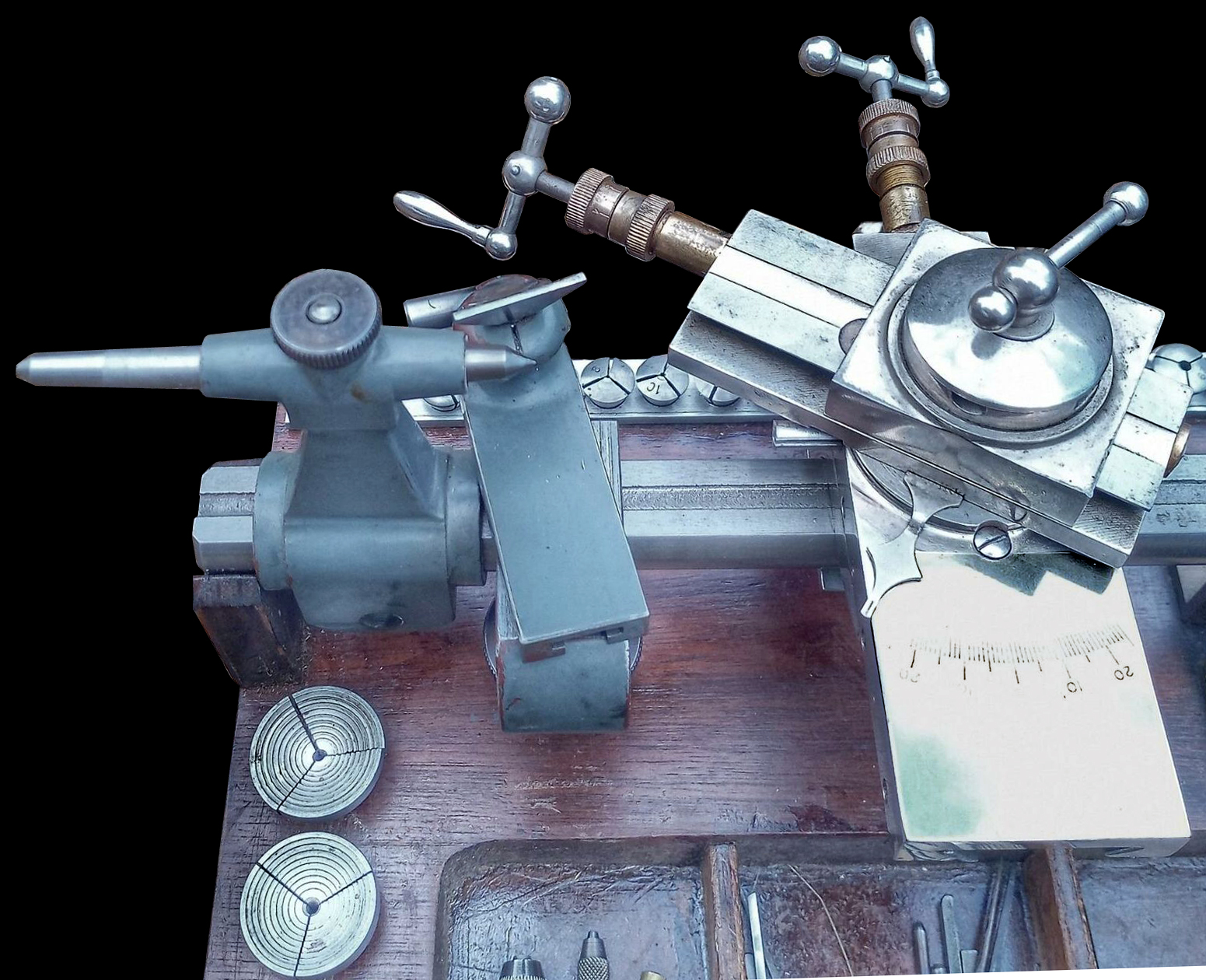 几十年前的老机床,古老的小车床