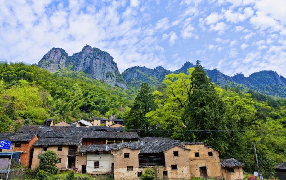 吐鲁番的葡萄熟了的景色,吐鲁番的葡萄熟了美丽的风景