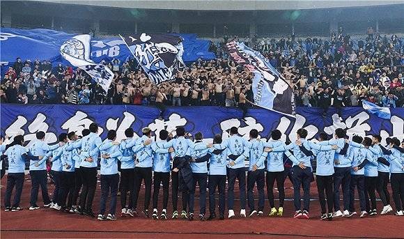 大连足球的巅峰与衰落原因,大连足球退役视频