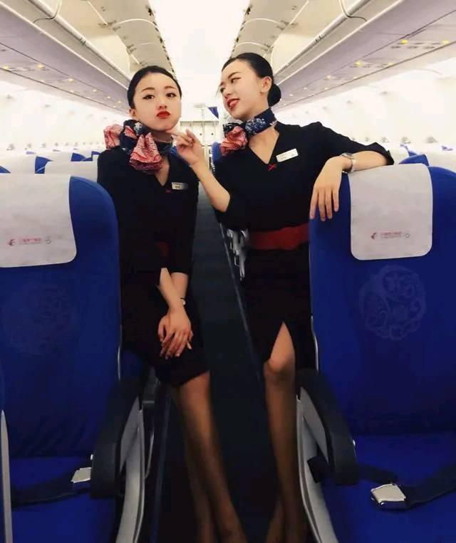 飞机有三种免费的服务，如果不主动要求，空姐也不会主动地提供