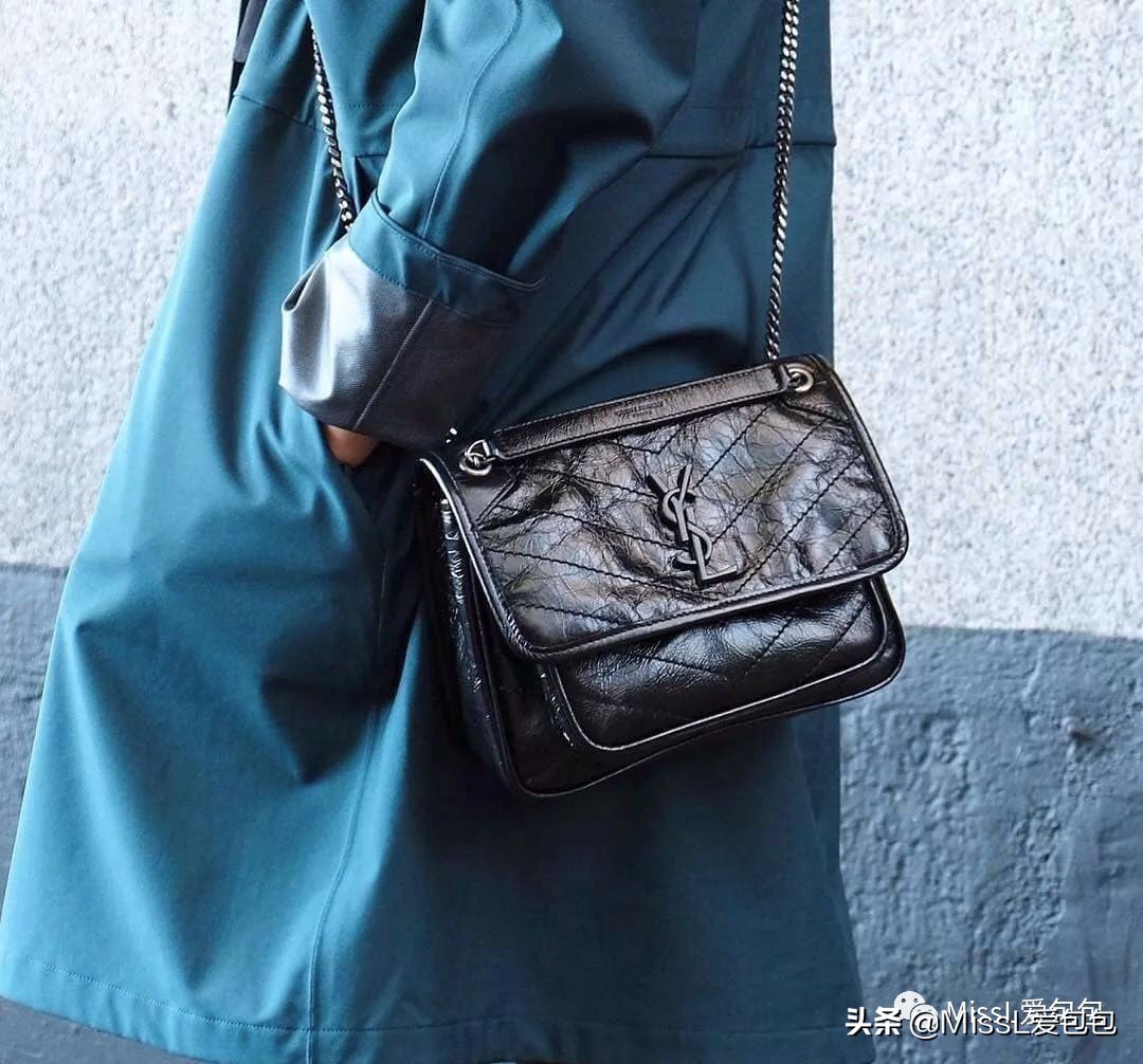 ysl圣罗兰最便宜的包多少钱,ysl圣罗兰化妆包红丝绒