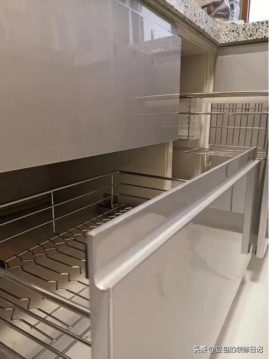 用瓷砖做的橱柜效果怎么样,什么样的瓷砖适合做橱柜