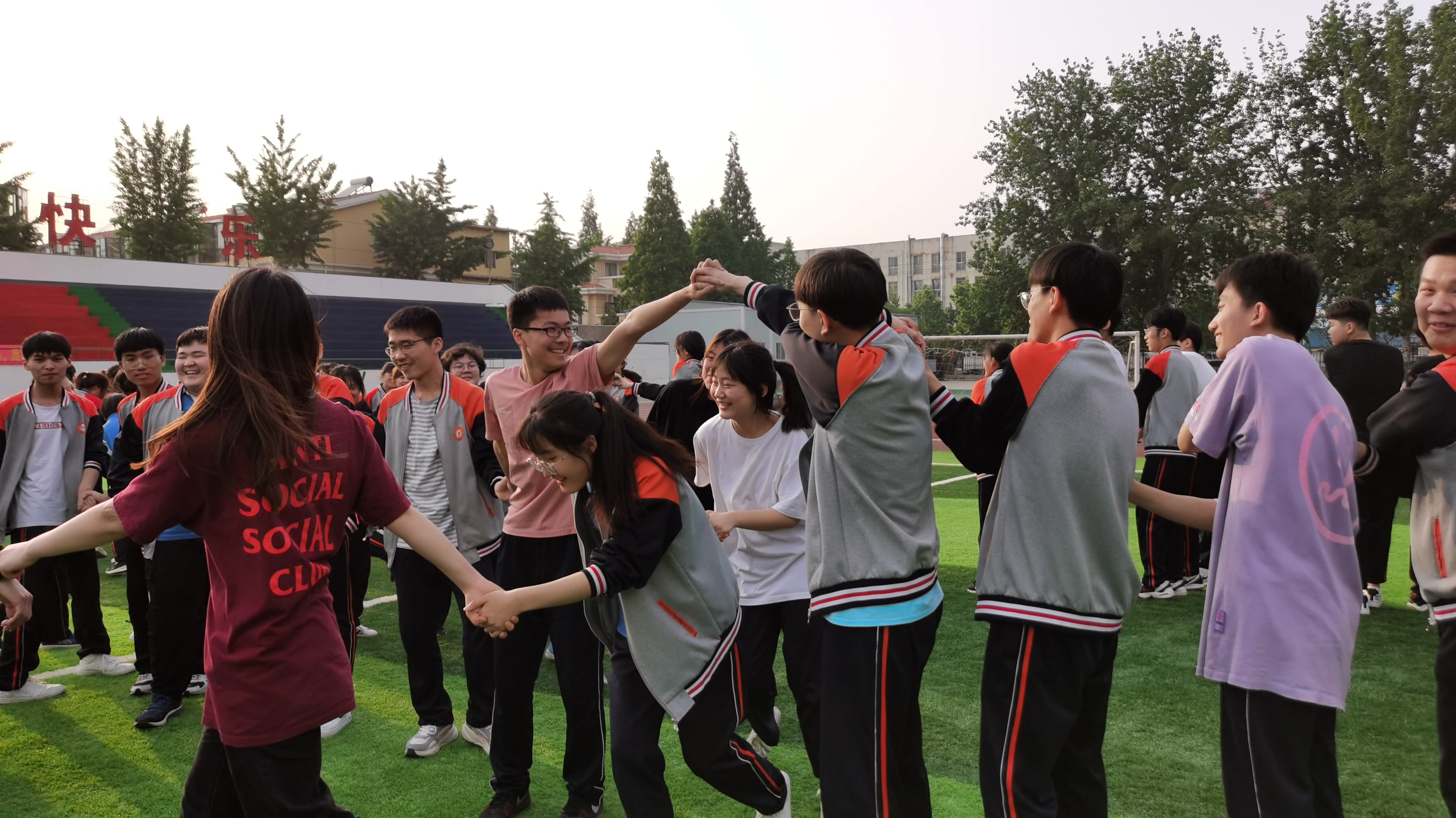 中考生看过来，来这里成就最好的自我——选择临沂三中，无悔一生