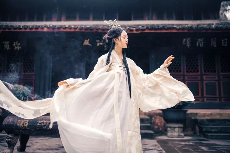 最命苦的手相手型,手中间一条直纹是什么手相