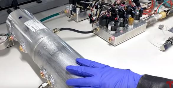 特斯拉引领行业变革的原因,特斯拉对汽车产业的颠覆之路