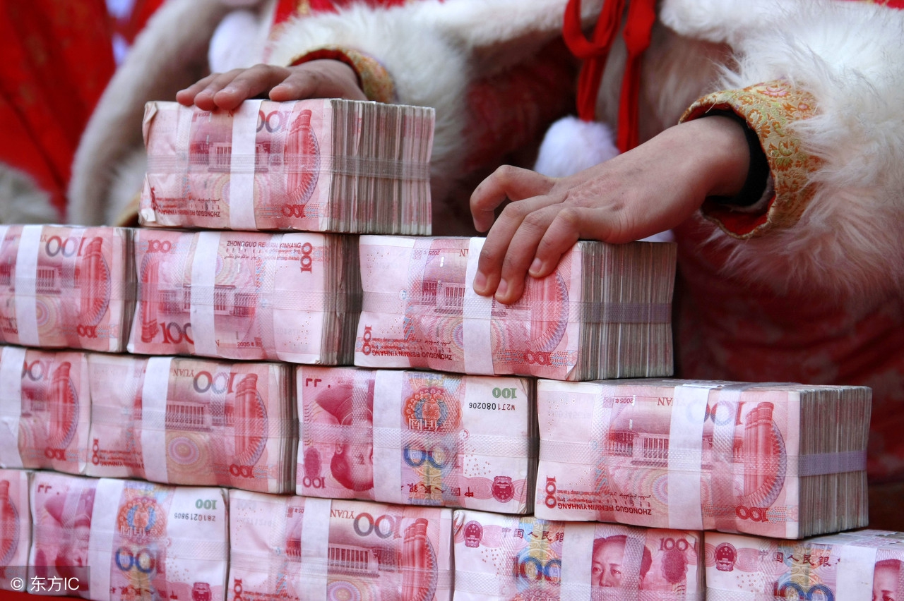 2022年白领年终奖均值超8400元,2018白领年终奖调查显示