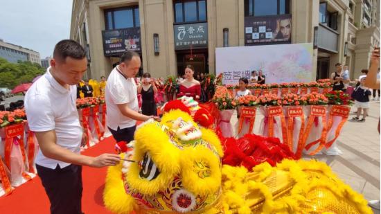 濂㈠吀鍚嶅搧,涔変箤濂㈢偣鍚嶅搧