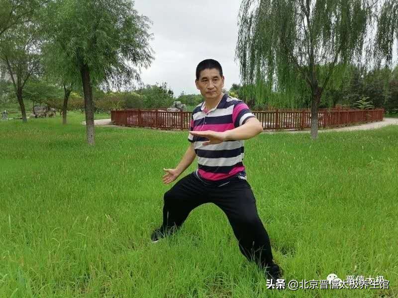 正确的松腰骨姿势,松腰小窍门