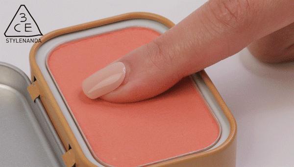 最近迪士尼又作妖？3CE复古风疯狂被种草，雅诗兰黛太敷衍了吧