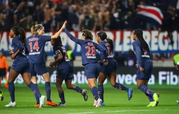 从梦幻球场到“野球场”，女足第一人成为足协功绩的牺牲品