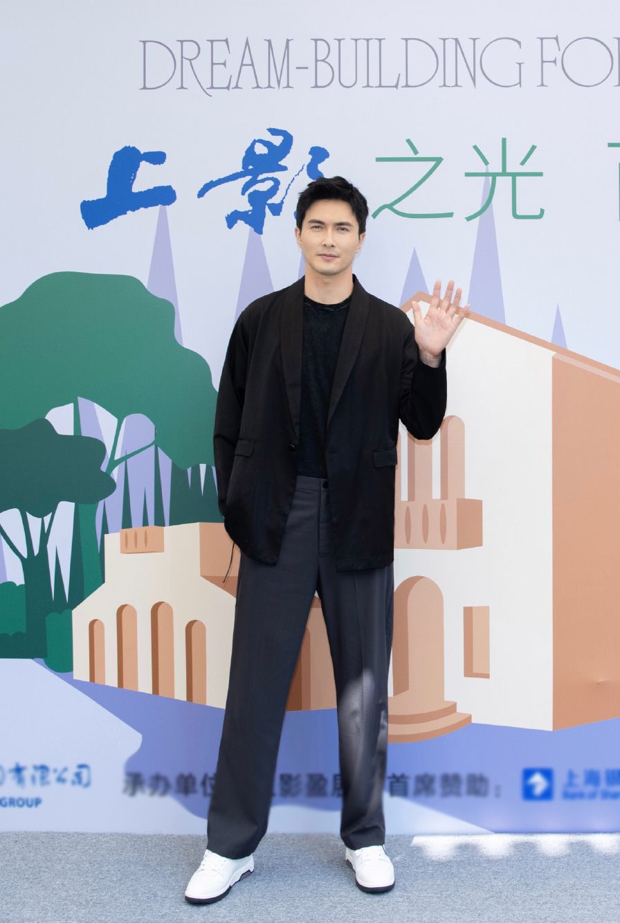 高伟光穿黑皮衣打扮,高伟光穿衣搭配图片