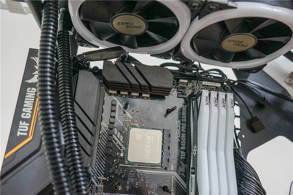 科技以灯为本，3600X+B450+BMR-24水冷+大水牛铁血战士机箱装机秀