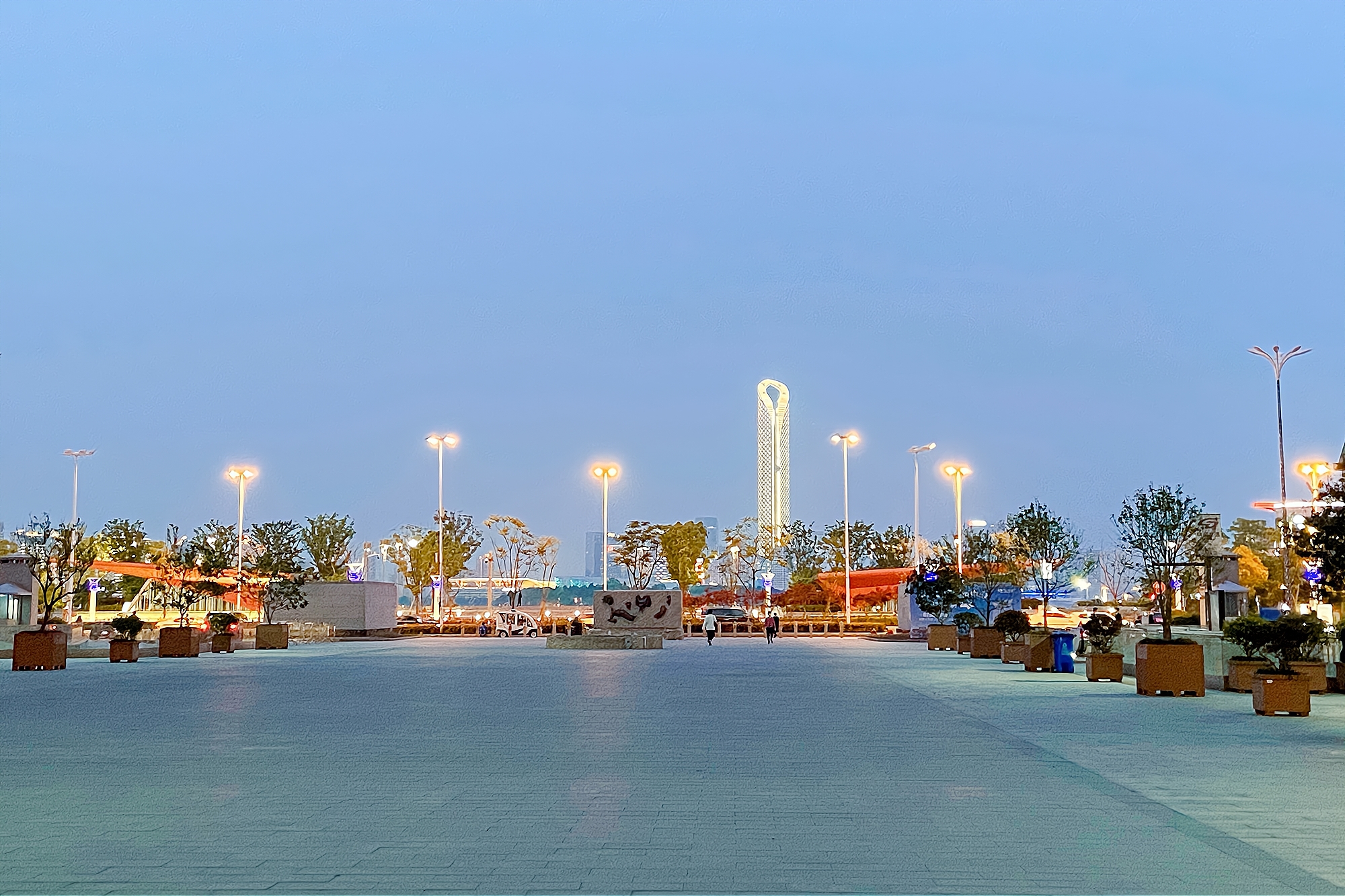 苏州世界之门打卡,苏州世界第一门