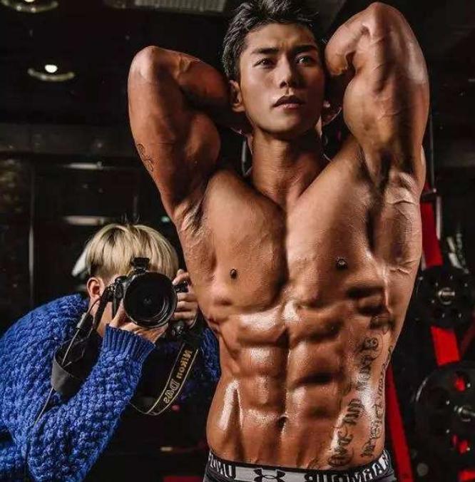 多吃蛋*粉白**能长肌肉吗？究竟乳清蛋白是喝心酸的还是真的有效果？