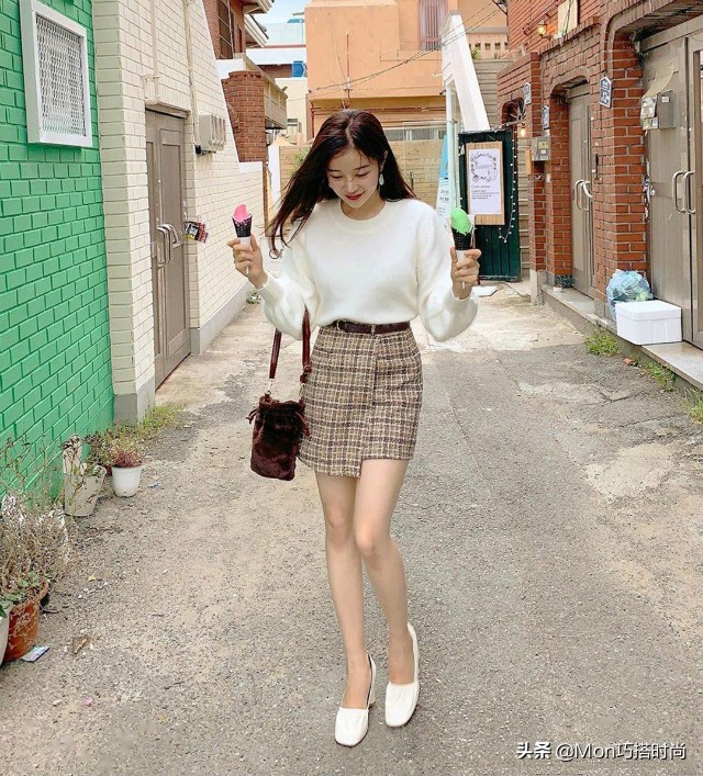 烂大街的“奶奶鞋”，想不到这么时髦，夏天用来搭半身裙，真优雅