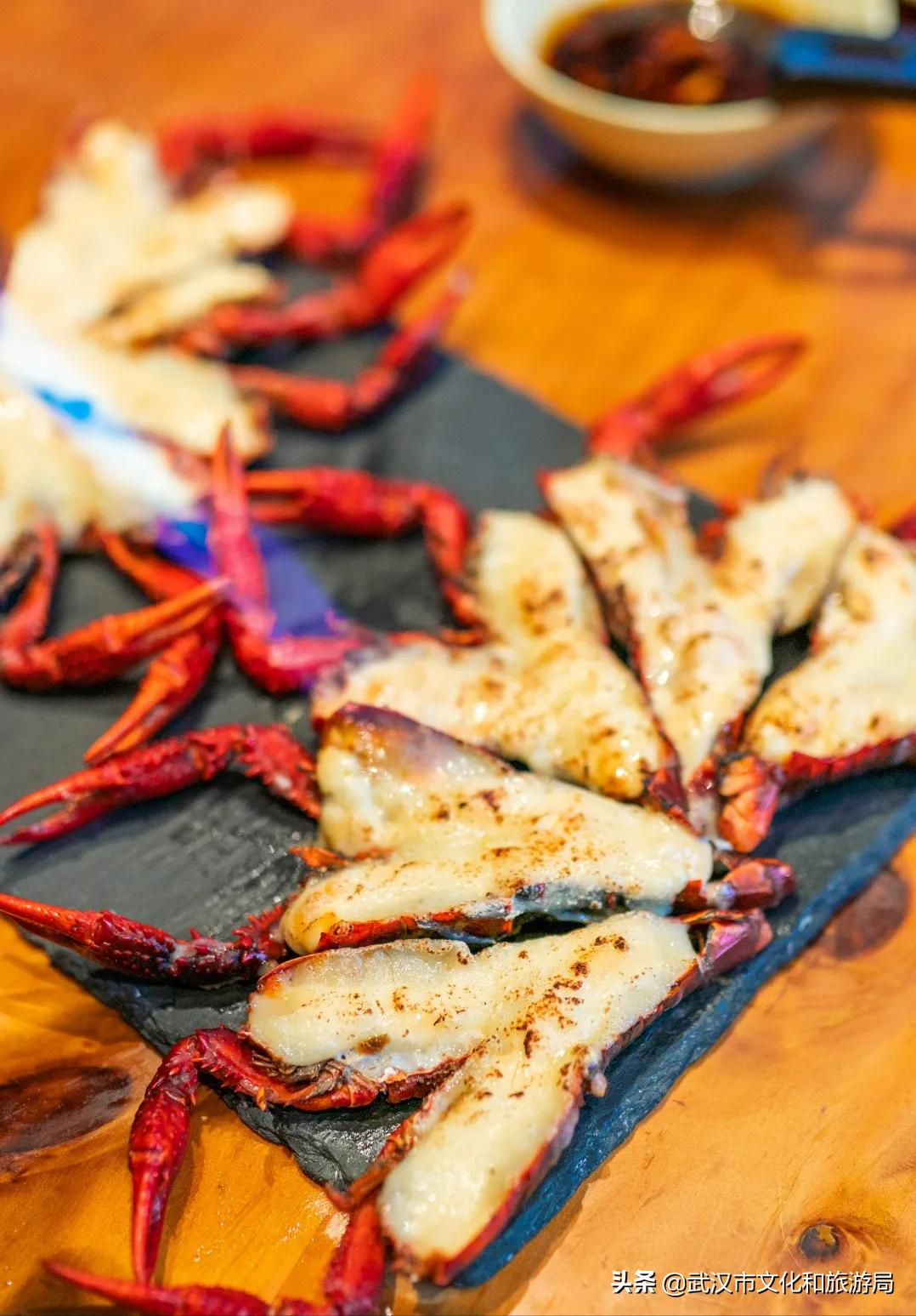 武汉樱花开完整版视频,武汉东湖樱花开的视频