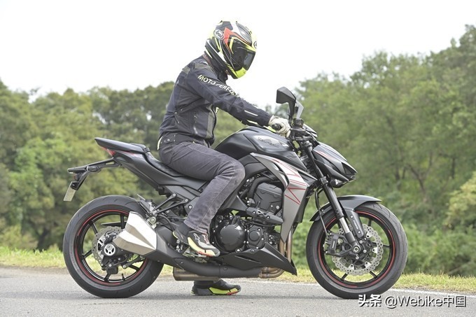 测评川崎zrx1200视频,川崎z1000和宝马s1000r选哪个