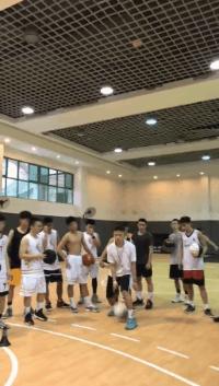 每日一招假转身,一分钟教你学会走位