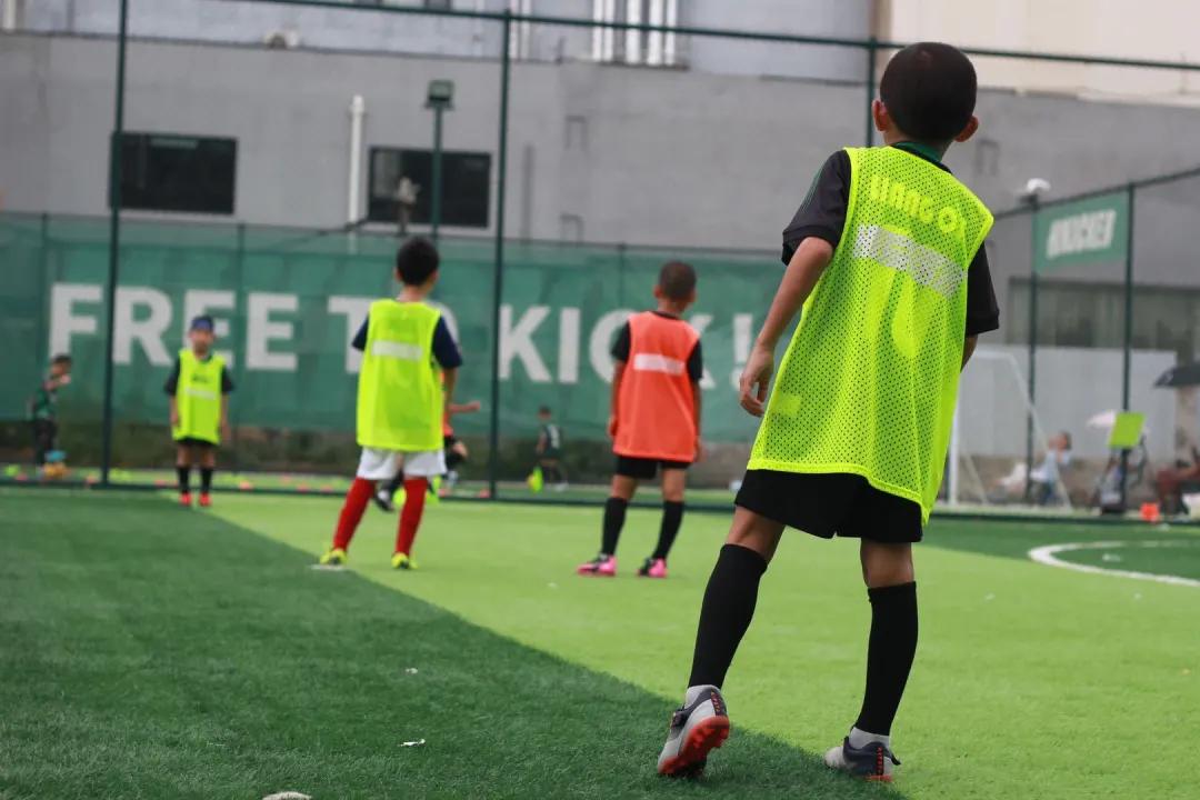 爱踢客足球俱乐部,爱踢客足球兴趣班