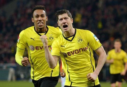 莱万是真正的巨星状态最稳定的,莱万现在到哪支球队了