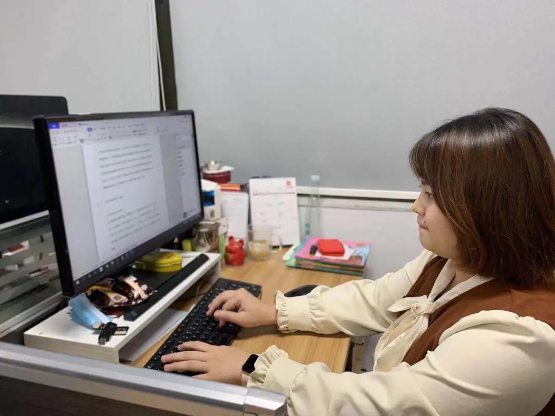 这群广州年轻人，为让下一代讲粤语，已日更了2000个睡前故事