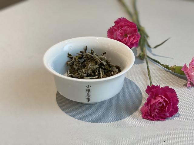 老白茶为什么是红汤,白茶汤色呈淡红