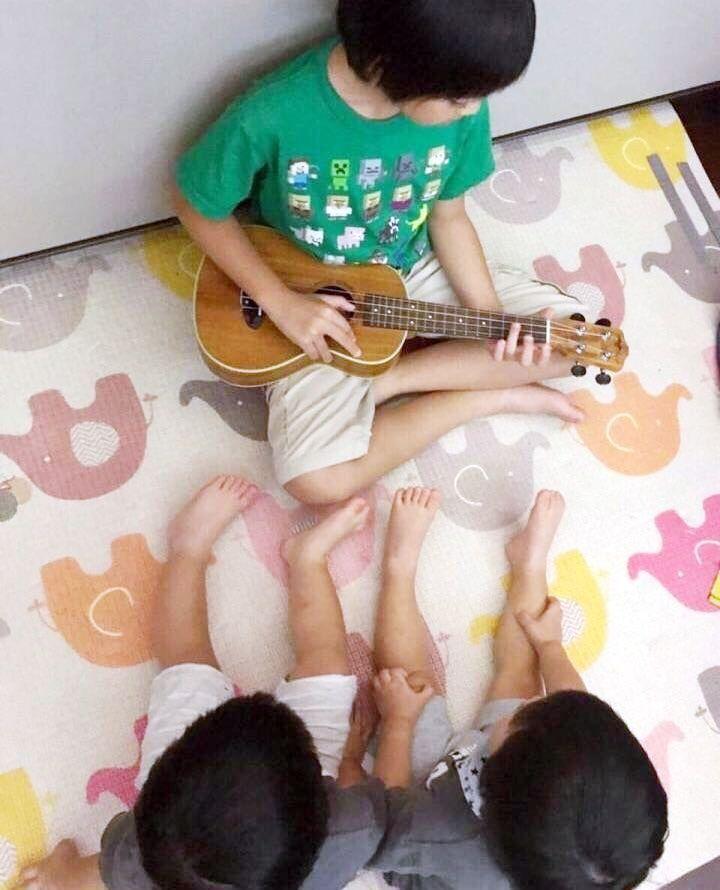 林志颖11岁儿子kimi罕露面,林志颖双胞胎儿子谁和kimi哥哥像