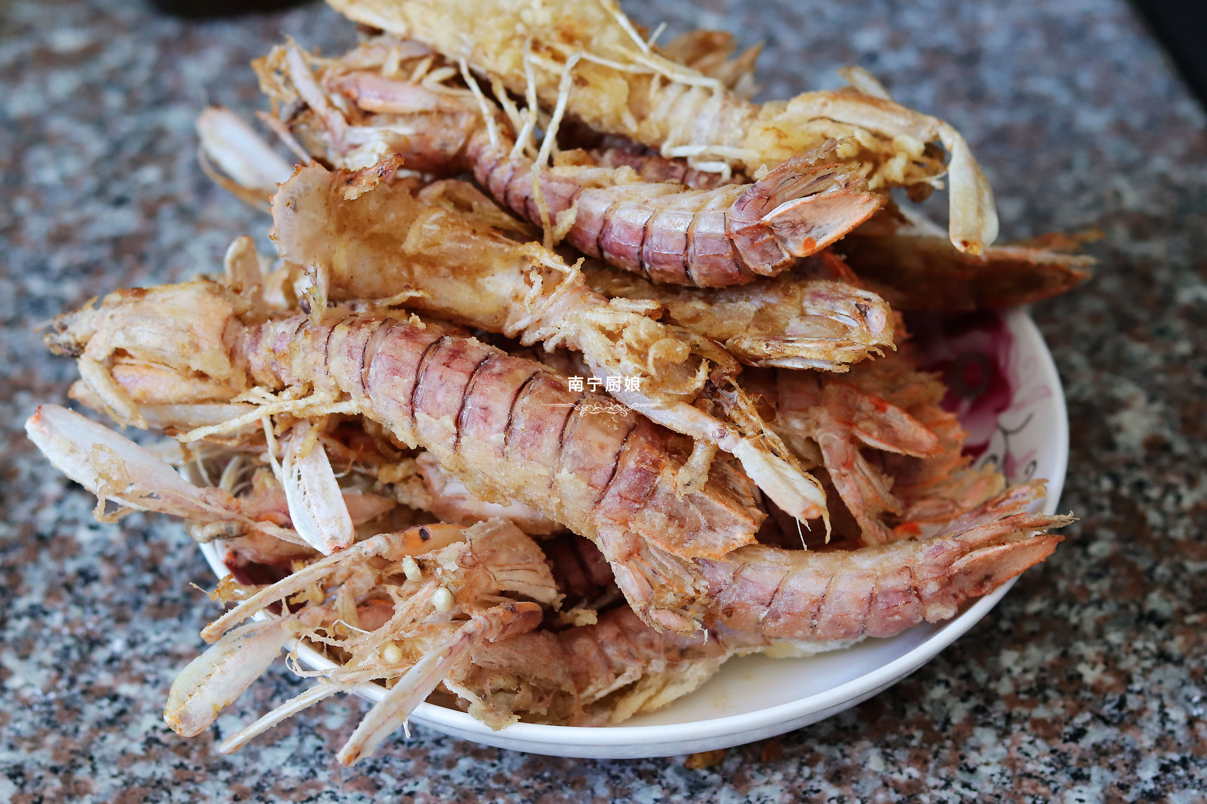 皮皮虾需要炸几分钟才能做椒盐虾,椒盐皮皮虾怎么才能炸得酥脆