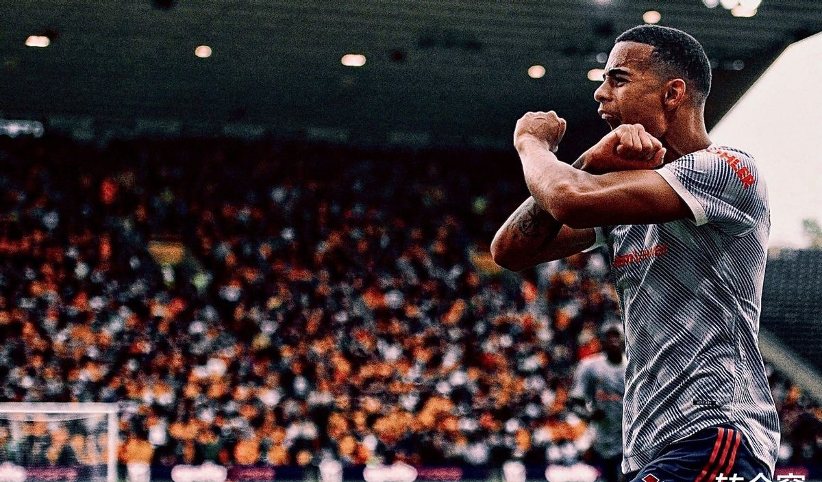 C罗回归竟是双刃剑！7号球衣成曼联摇钱树，红魔太子迎接新挑战