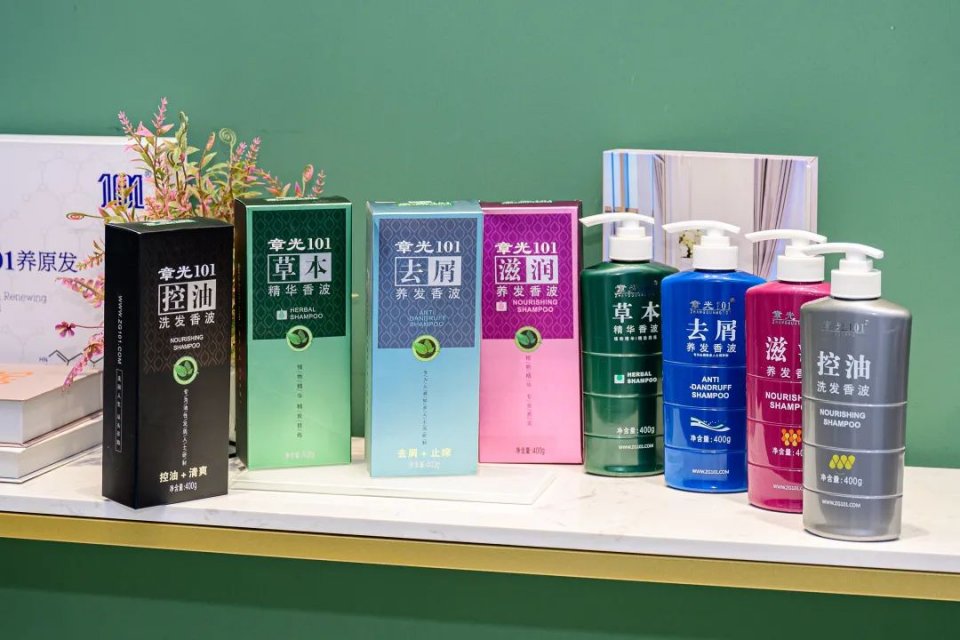 叹头部SPA！拒做人间“油”物，解锁防秃养发小妙招