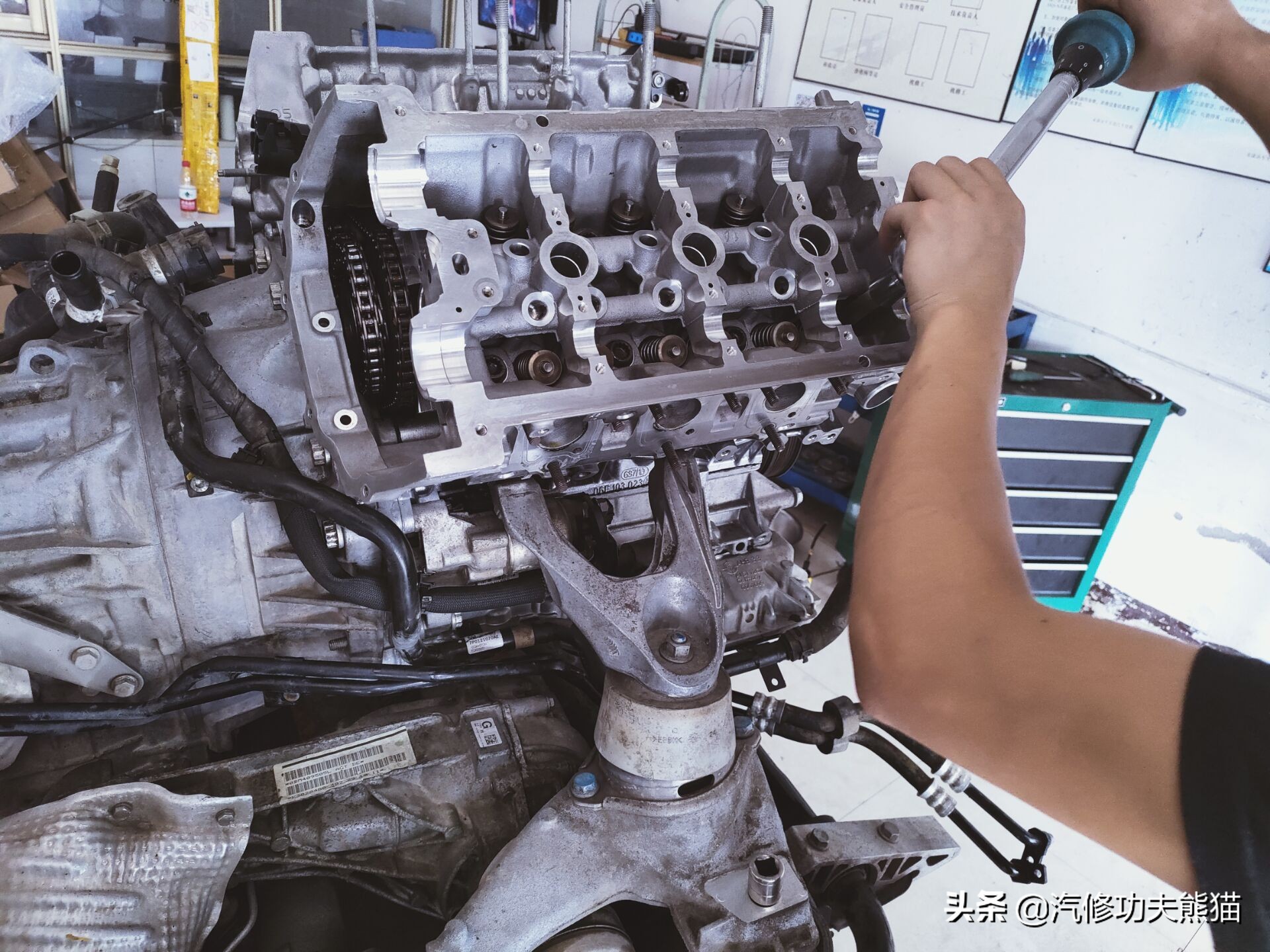 新款大众途锐烧机油吗,百万豪车为什么还烧机油