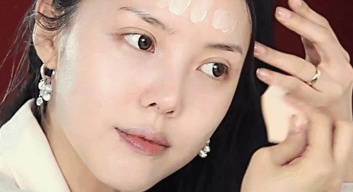 皮肤黑黄的女生穿什么颜色好看,颜值高的女人发色