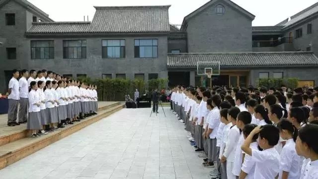 孙楠让孩子接受国学教育,孙楠送孩子上小学