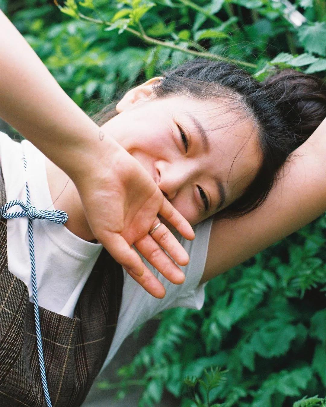 怎么露齿微笑拍照才好看,拍照怎么露齿笑和抿嘴笑好看自然