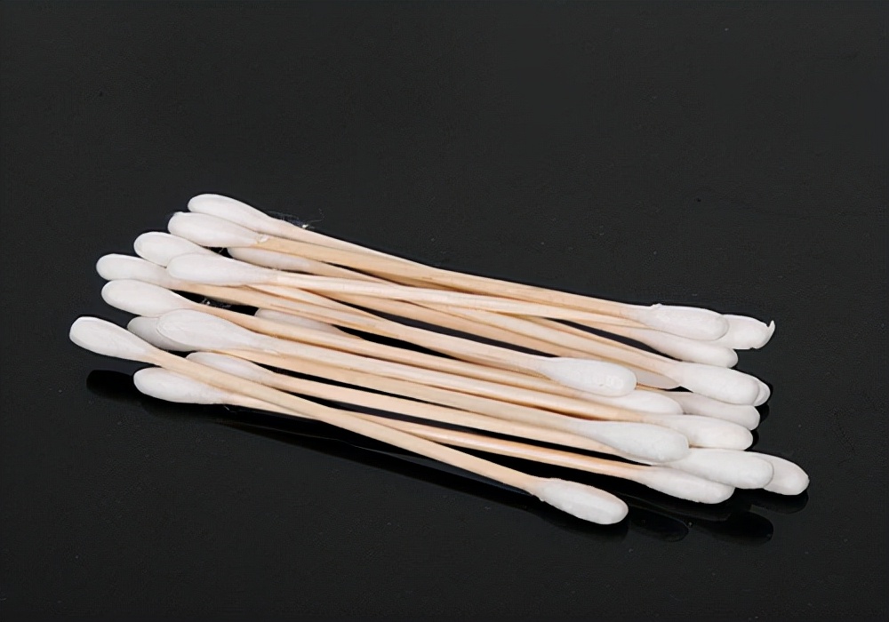 养宠知识狗狗发现呕吐怎么办,养宠小知识狗狗耳螨没精神怎么办