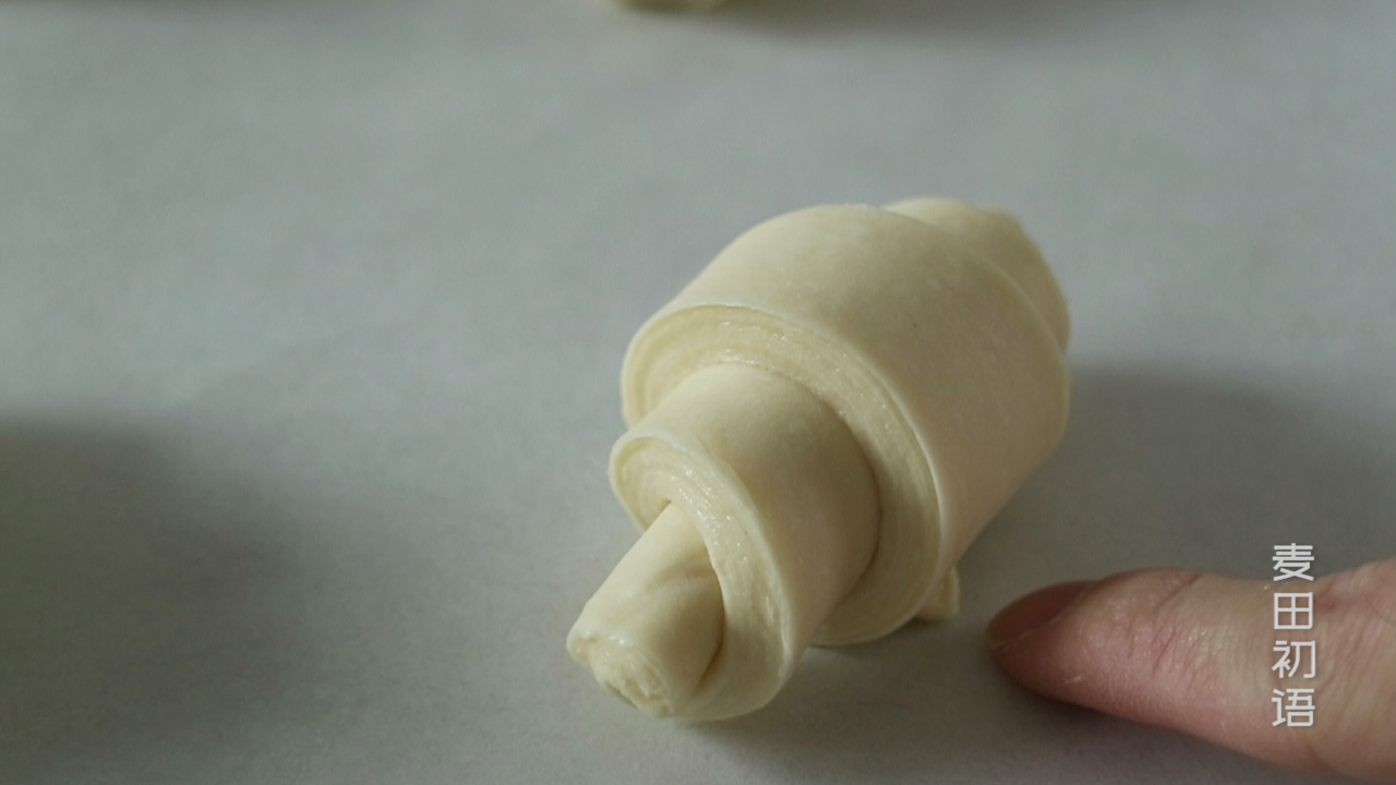 牛角包可颂面包开酥教程视频,牛角包可颂手动开酥