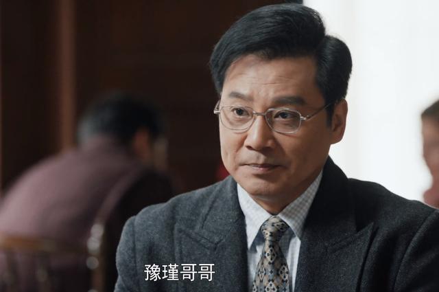 52岁刘嘉玲马尾,刘嘉玲扭胯