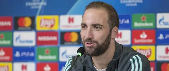 老将志不熄，身披斑马衣，逆境不低头，唯有CR7