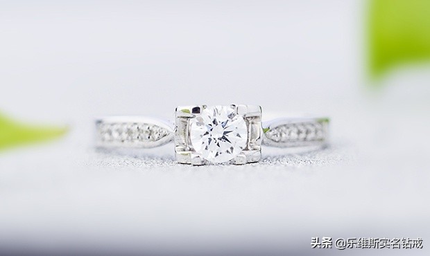 买钻戒买什么钻戒最好,1克拉钻戒和2克拉钻戒区别在哪