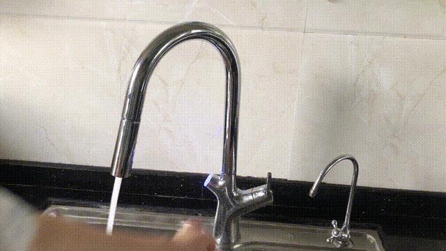 臭氧杀菌消毒便携式冰箱除味器,臭氧除菌消毒净味器