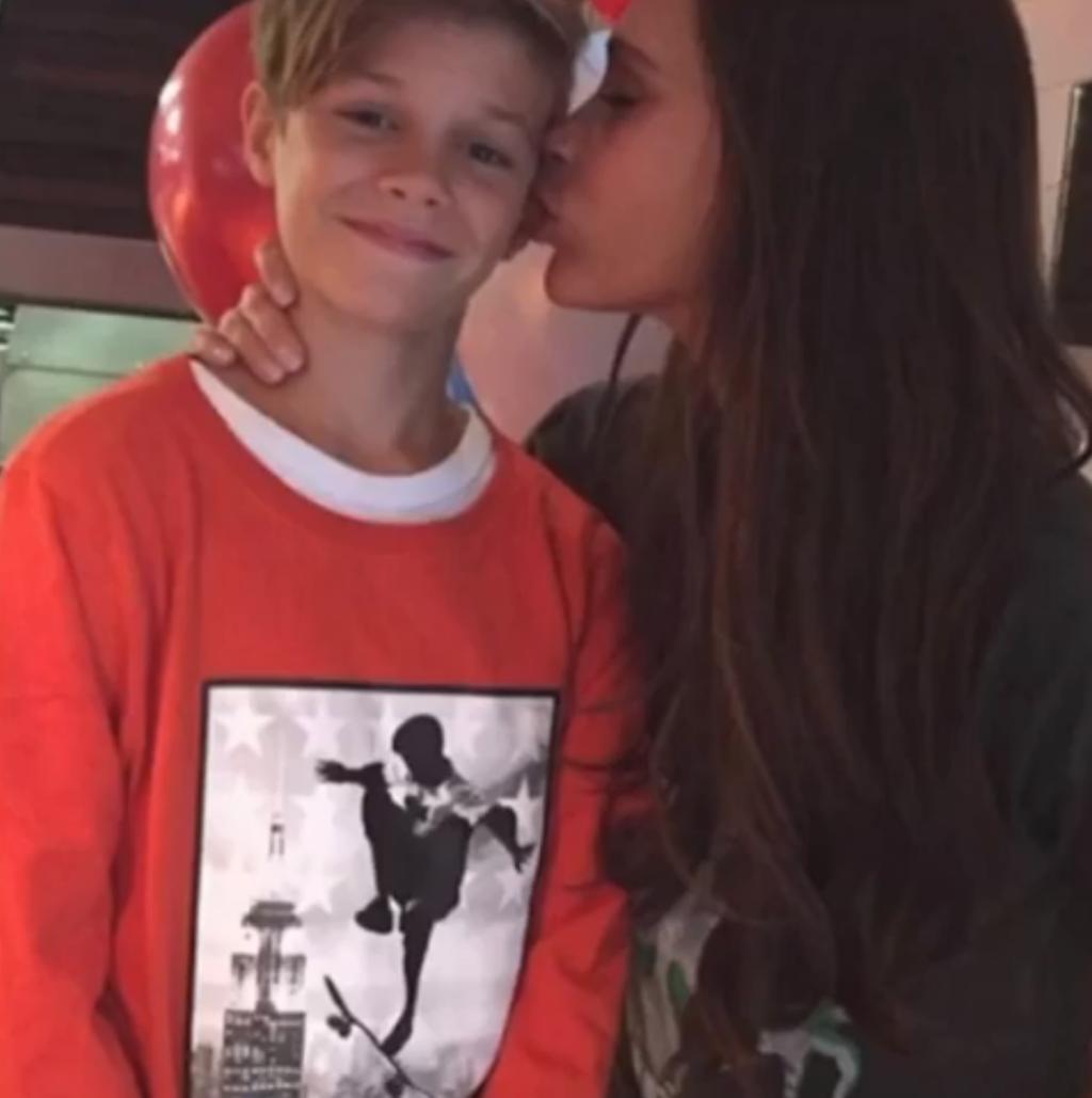 幸福快乐一家人20张照片,幸福一家人庆祝生日