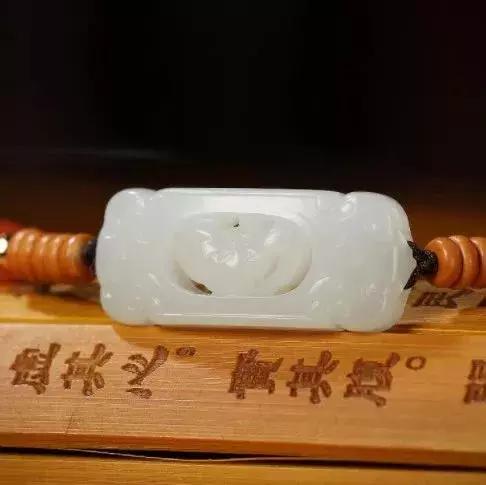 戴起来最舒服的腕饰是它！不是手镯，更不是手串，猜到了吗？