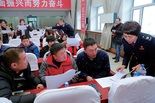 税务局强化个税管理见成效,税收红包减税降费