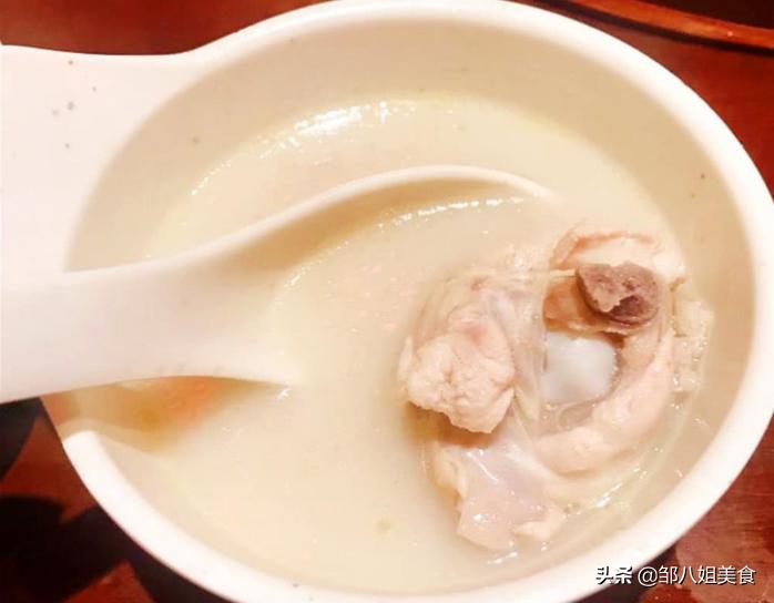 炖骨头汤牢记两不放,猪骨汤怎么炖不腥好吃